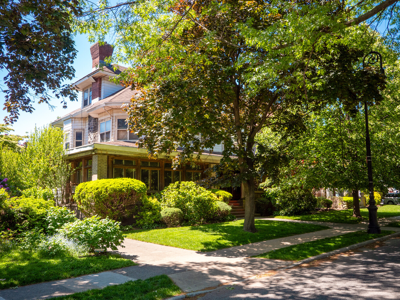 1112 Albemarle Road Brooklyn, NY 11218 - Photo 3 of 15 a front view of a house with garden