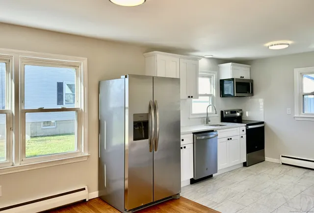 $2,900 | 12 Burgess Place, Groton, CT 06340