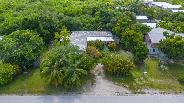 $995,000 | 687-689 Crane Boulevard, Sugarloaf, FL 33042