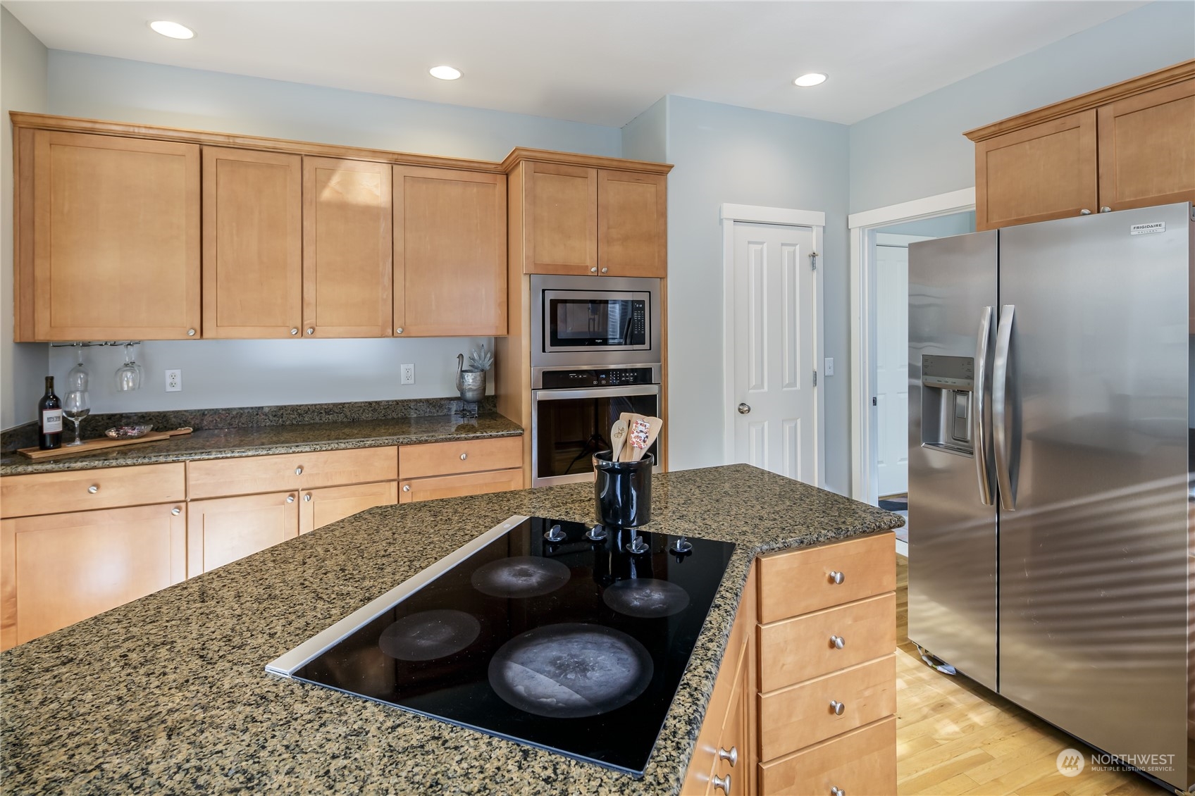 1053 Ridge Street Mukilteo, WA 98275 - Photo 14 of 34 Gallery Image 14