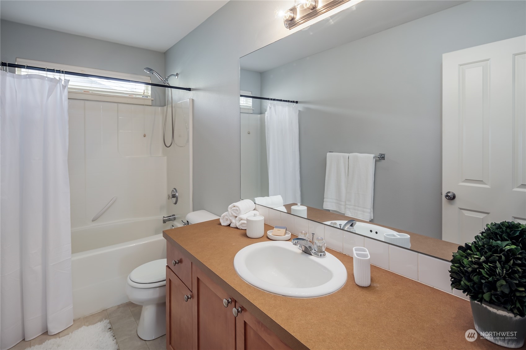 1053 Ridge Street Mukilteo, WA 98275 - Photo 18 of 34 Gallery Image 18