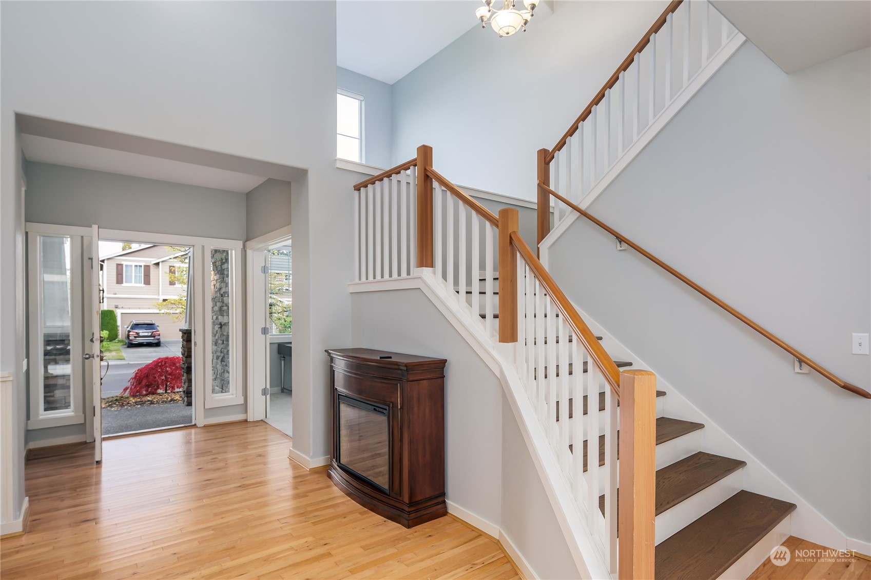 1053 Ridge Street Mukilteo, WA 98275 - Photo 4 of 34 Gallery Image 4