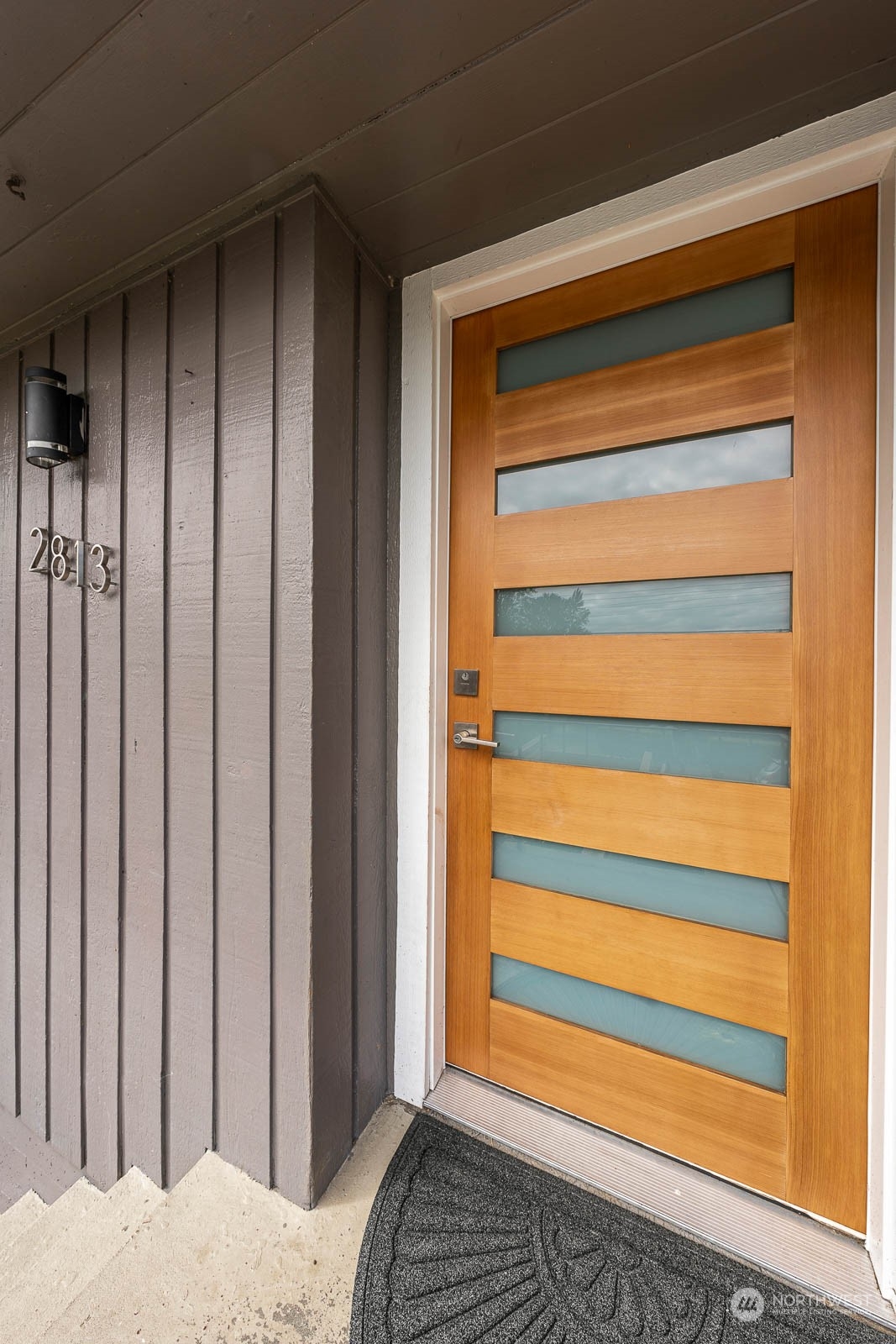 2813 Harris Place South Seattle, WA 98144 - Photo 3 of 32 Gallery Image 3