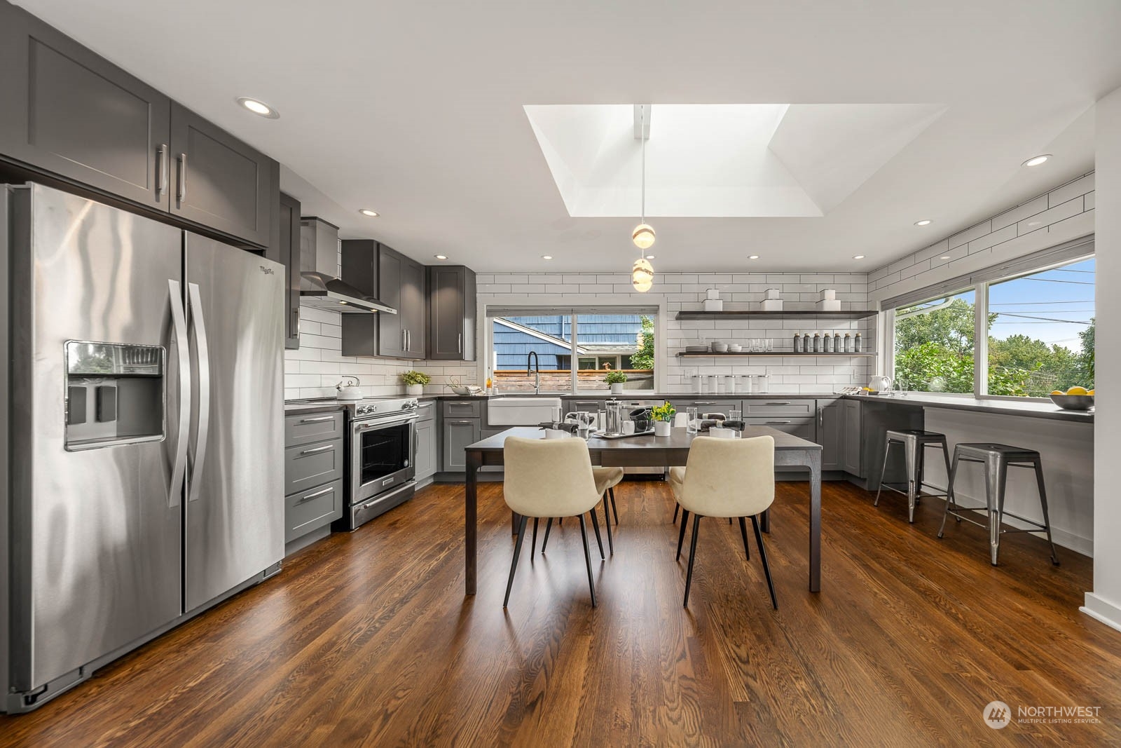 2813 Harris Place South Seattle, WA 98144 - Photo 8 of 32 Gallery Image 8
