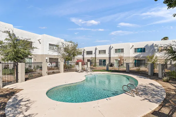 $275,000 | 122 South Hardy Drive, Unit 8, Tempe, AZ 85281
