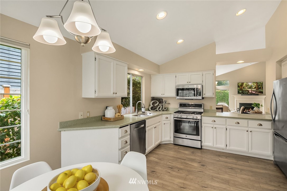 11815 Northeast 167th Street Bothell, WA 98011 - Photo 9 of 30 Gallery Image 9