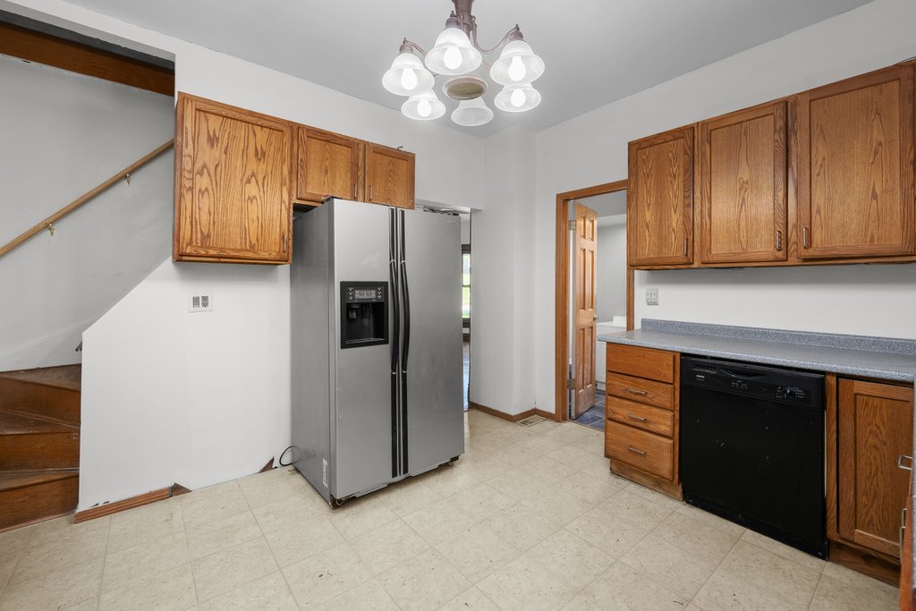 811 15th Street B Moline, IL 61265 - Photo 5 of 25