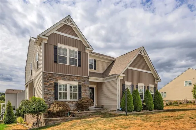 $574,900 | 201 Millstream Lane, Zelienople, PA 16063