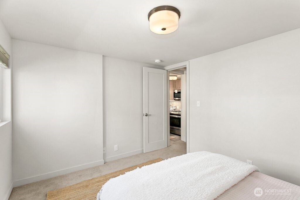 3710 Southwest 106th Street Seattle, WA 98146 - Photo 13 of 21