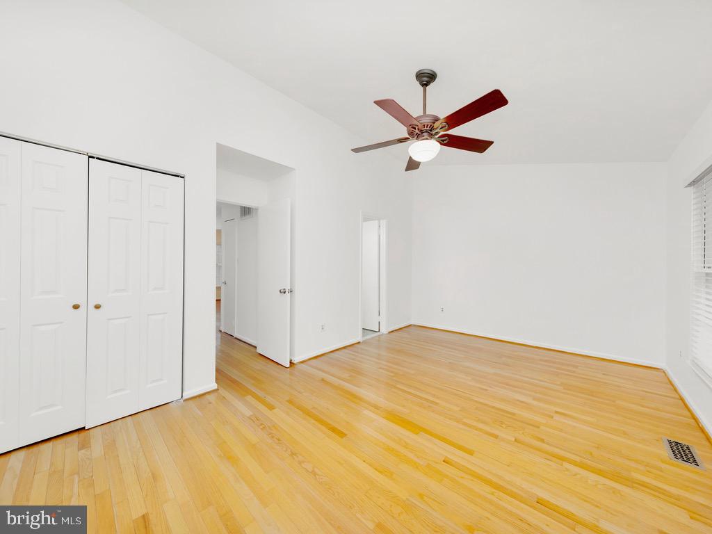 8510 Springfield Oaks Drive Springfield, VA 22153 - Photo 16 of 29 Primary Bedroom - Vaulted Ceiling