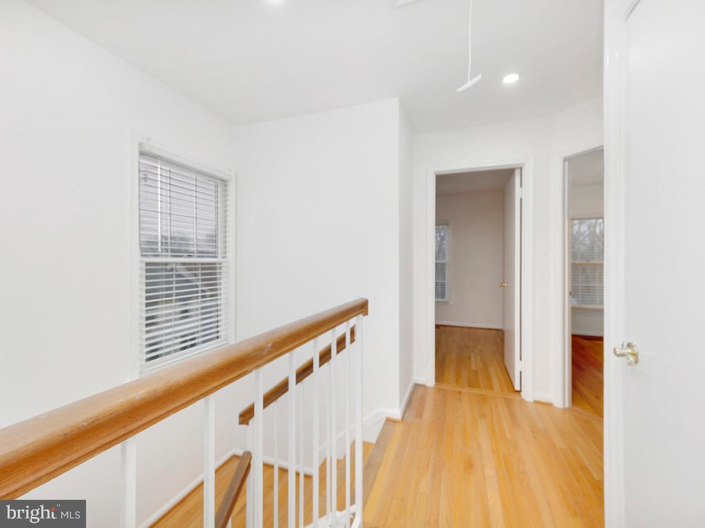 8510 Springfield Oaks Drive Springfield, VA 22153 - Photo 21 of 29 Upper Level Hallway