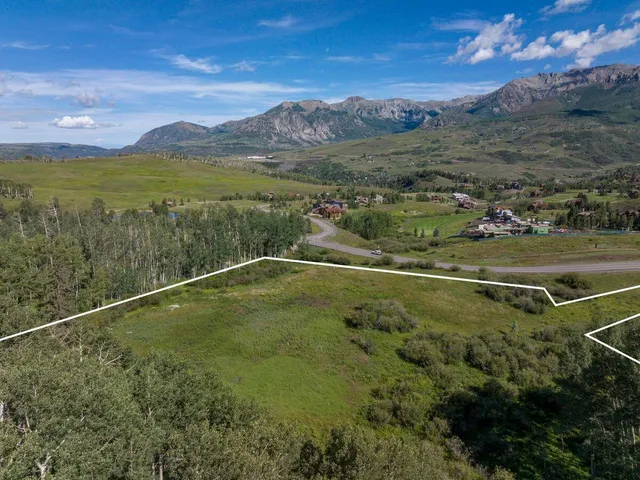 a view of a outdoor space