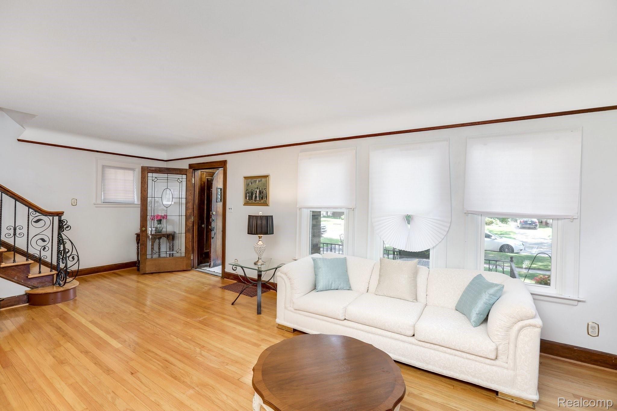 16595 Edinborough Road Detroit, MI 48219 - Photo 9 of 27 16595+Edinborough+Rd+Detroit-8-web.jpg