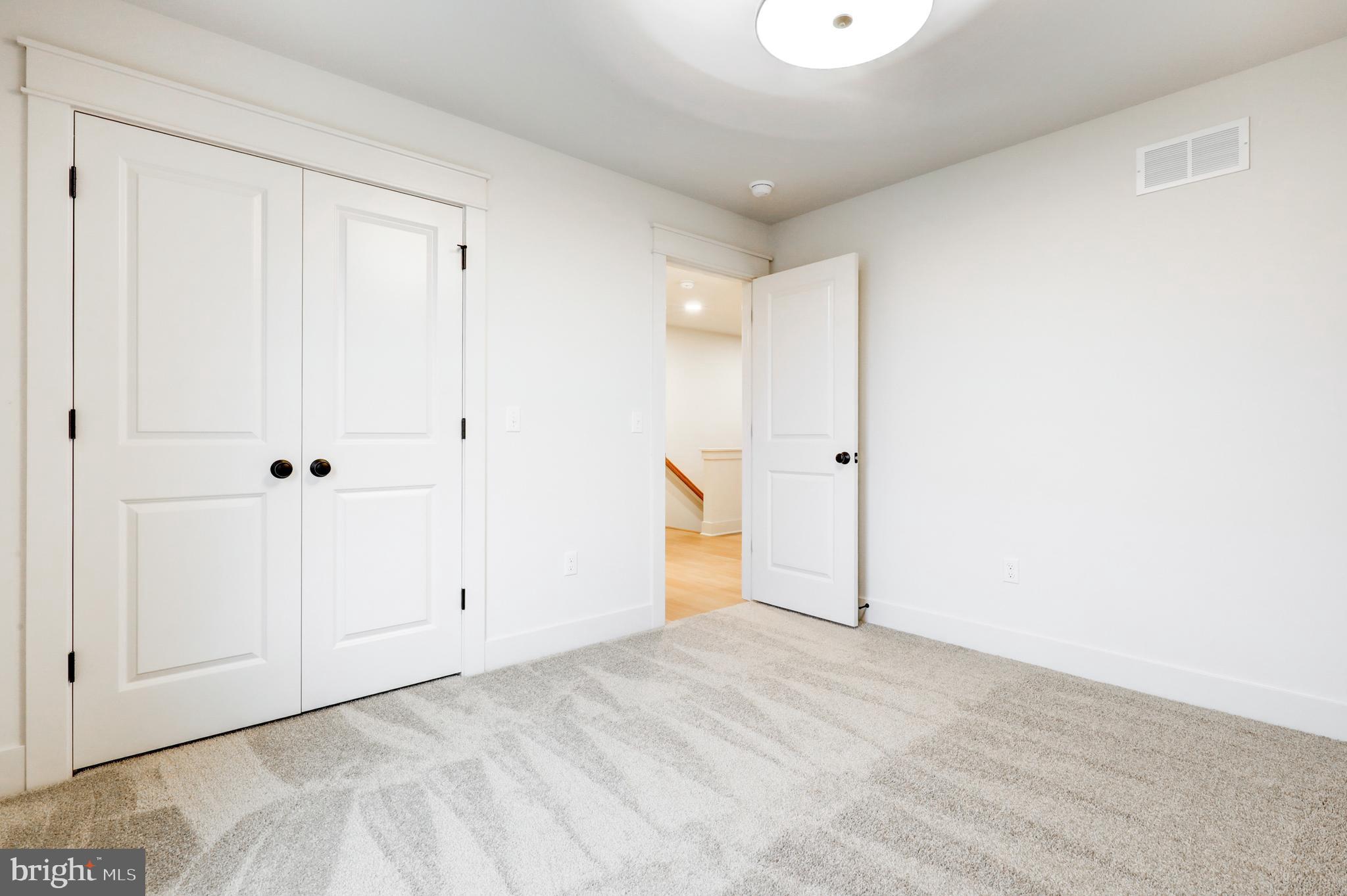 218 Parkside Place Lancaster, PA 17602 - Photo 33 of 48 a view of an empty room