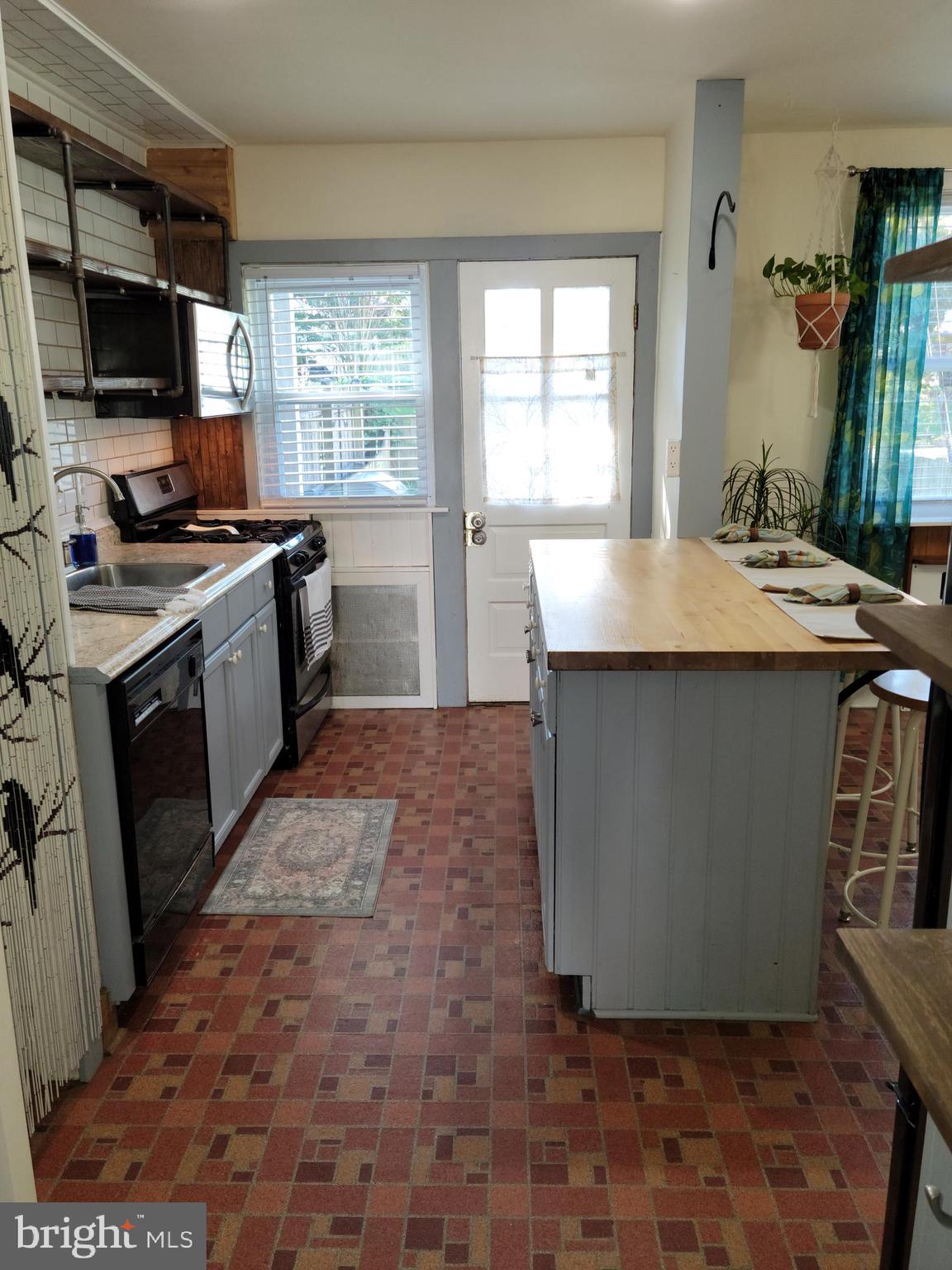 6507 Frederick Road Baltimore, MD 21228 - Photo 22 of 50