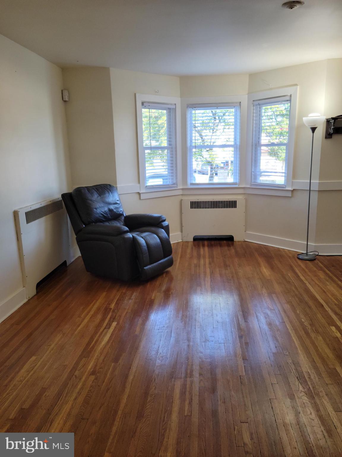 6507 Frederick Road Baltimore, MD 21228 - Photo 5 of 50