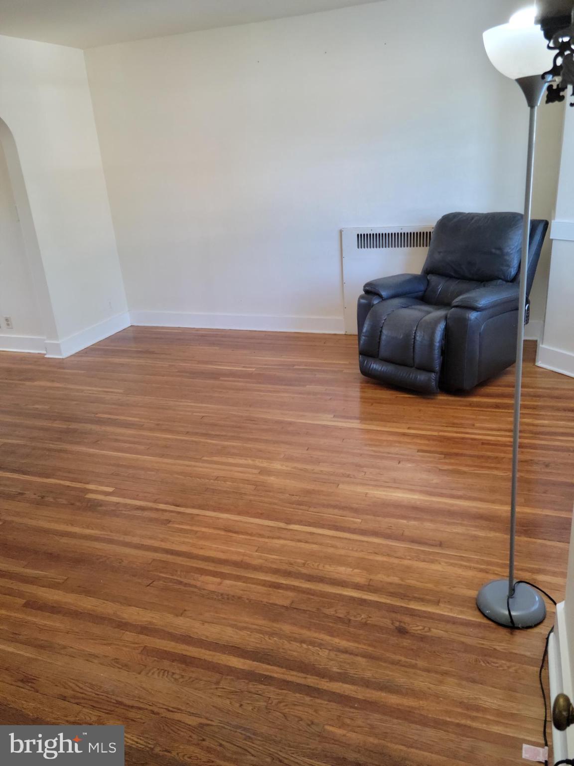 6507 Frederick Road Baltimore, MD 21228 - Photo 8 of 50