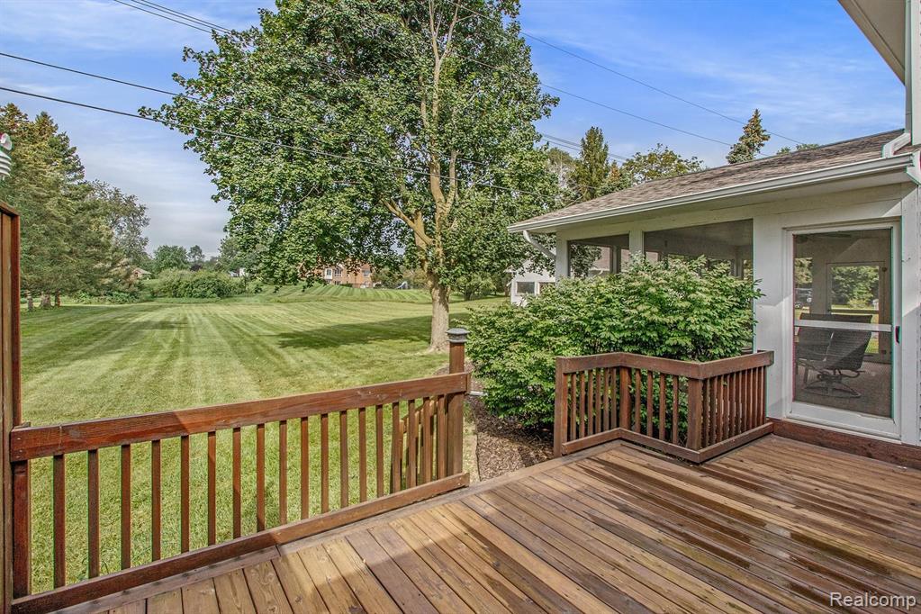 3426 Hadden Road Rochester, MI 48306 - Photo 32 of 44