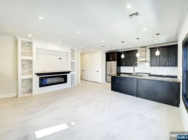 $3,200 | 208 Newark Pompton Turnpike, Unit 202, Little Falls, NJ 07424