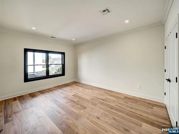 $3,200 | 208 Newark Pompton Turnpike, Unit 202, Little Falls, NJ 07424