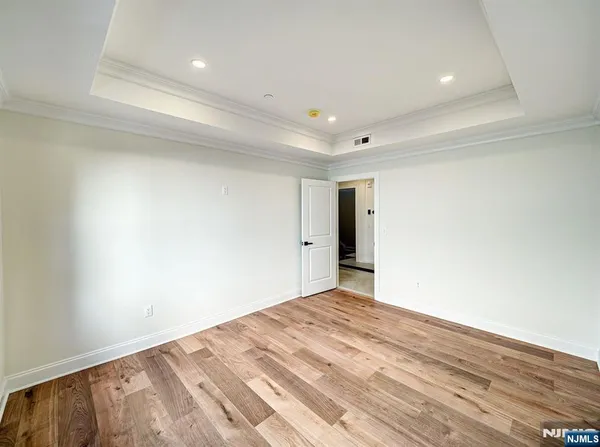 $3,200 | 208 Newark Pompton Turnpike, Unit 202, Little Falls, NJ 07424