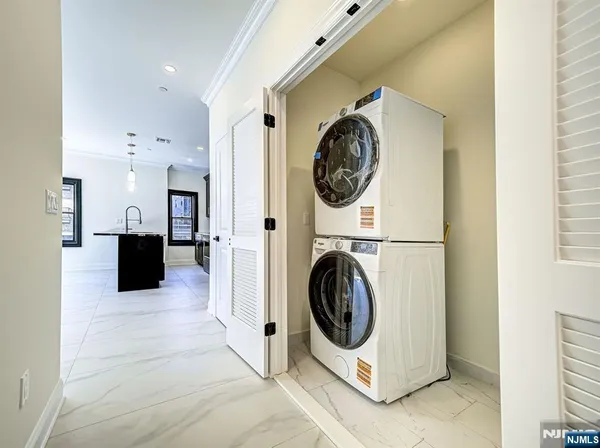 $3,200 | 208 Newark Pompton Turnpike, Unit 202, Little Falls, NJ 07424