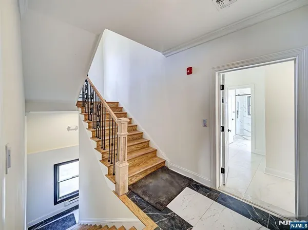 $3,200 | 208 Newark Pompton Turnpike, Unit 202, Little Falls, NJ 07424