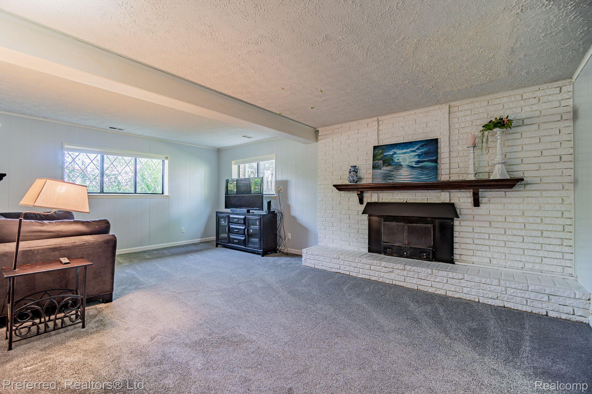 681 Kings Way Canton, MI 48188 - Photo 25 of 35 Gallery Image 25