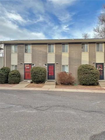 $1,595 | 3827 Oak Street, Wheat Ridge, CO 80033