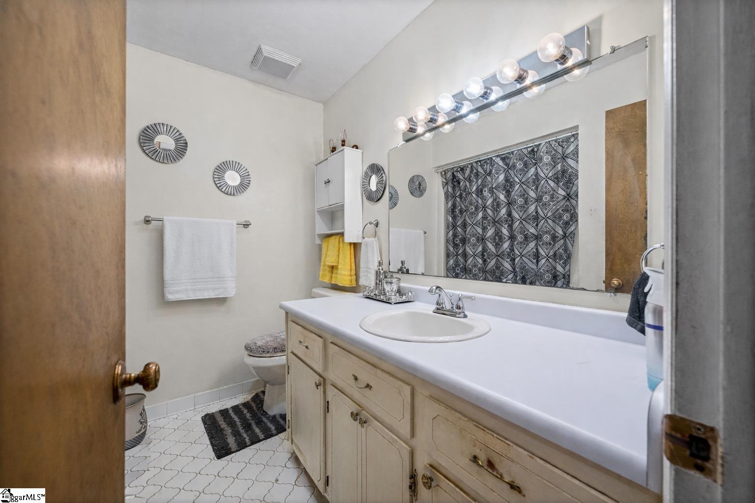 103 Manning Court Greenwood, SC 29649 - Photo 6 of 33