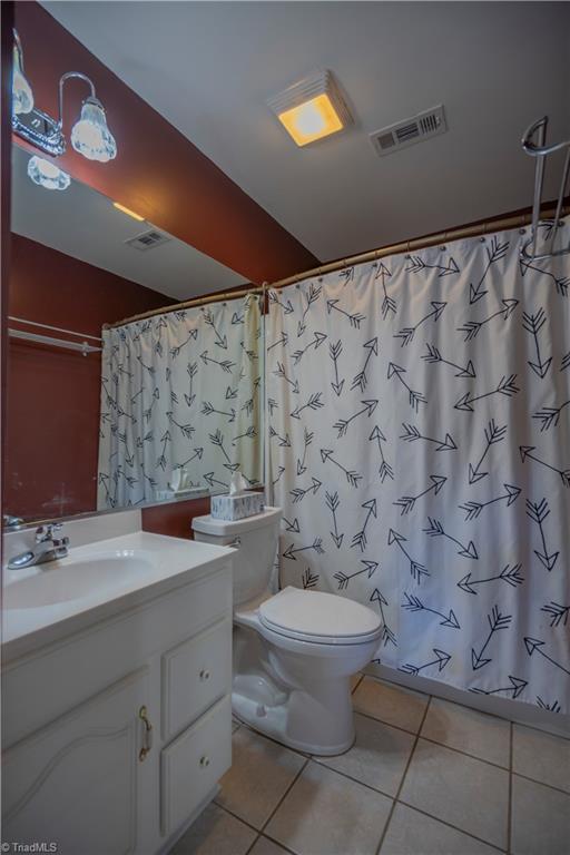 1611 Warf Road Lexington, NC 27292 - Photo 37 of 45 Full bath located downstairs