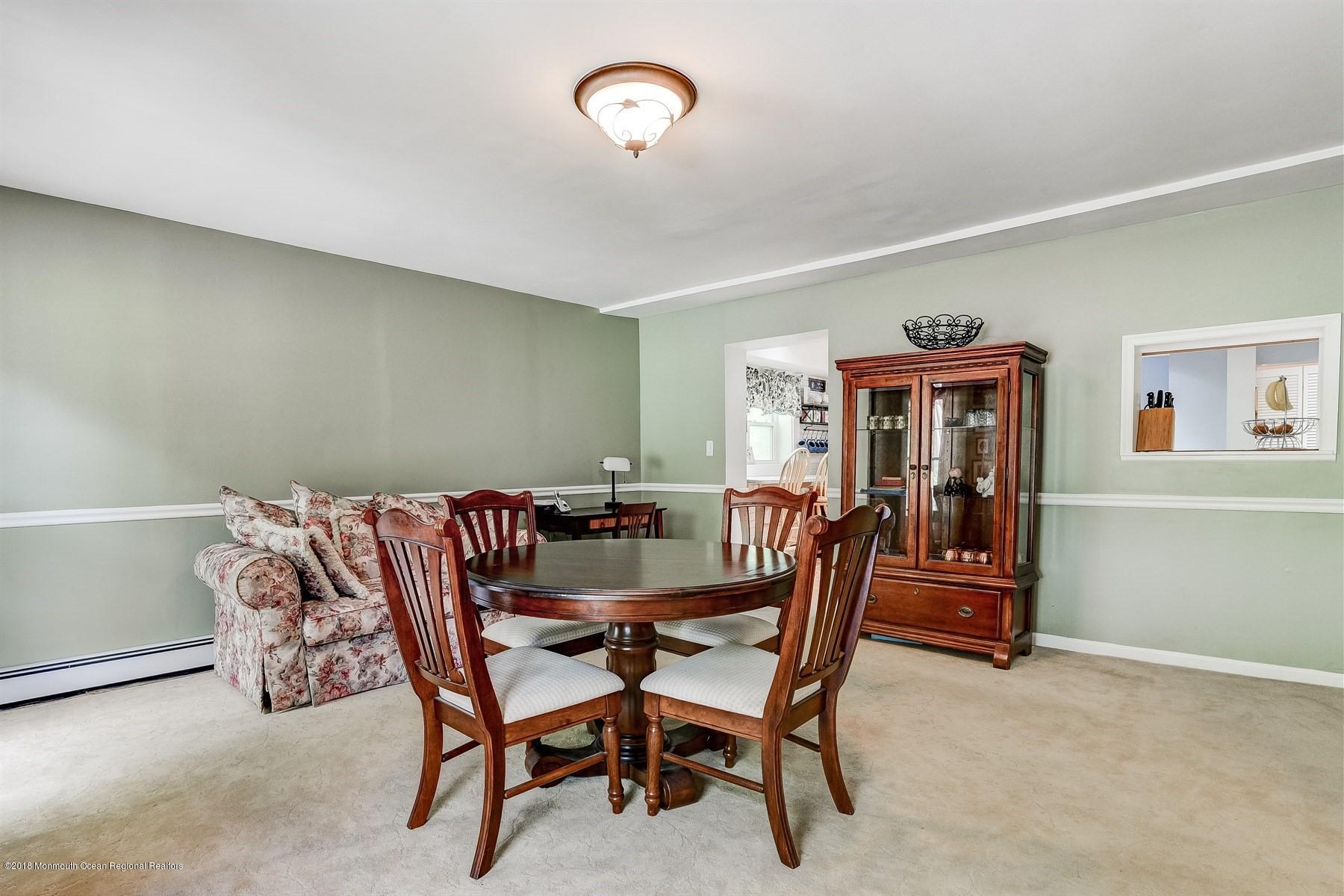 66 Thompson Bridge Road Jackson, NJ 08527 - Photo 11 of 34 a view of a livingroom with furniture