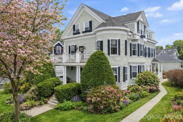 $585,000 | 2 Naples Road, Unit 1, Salem, MA 01970