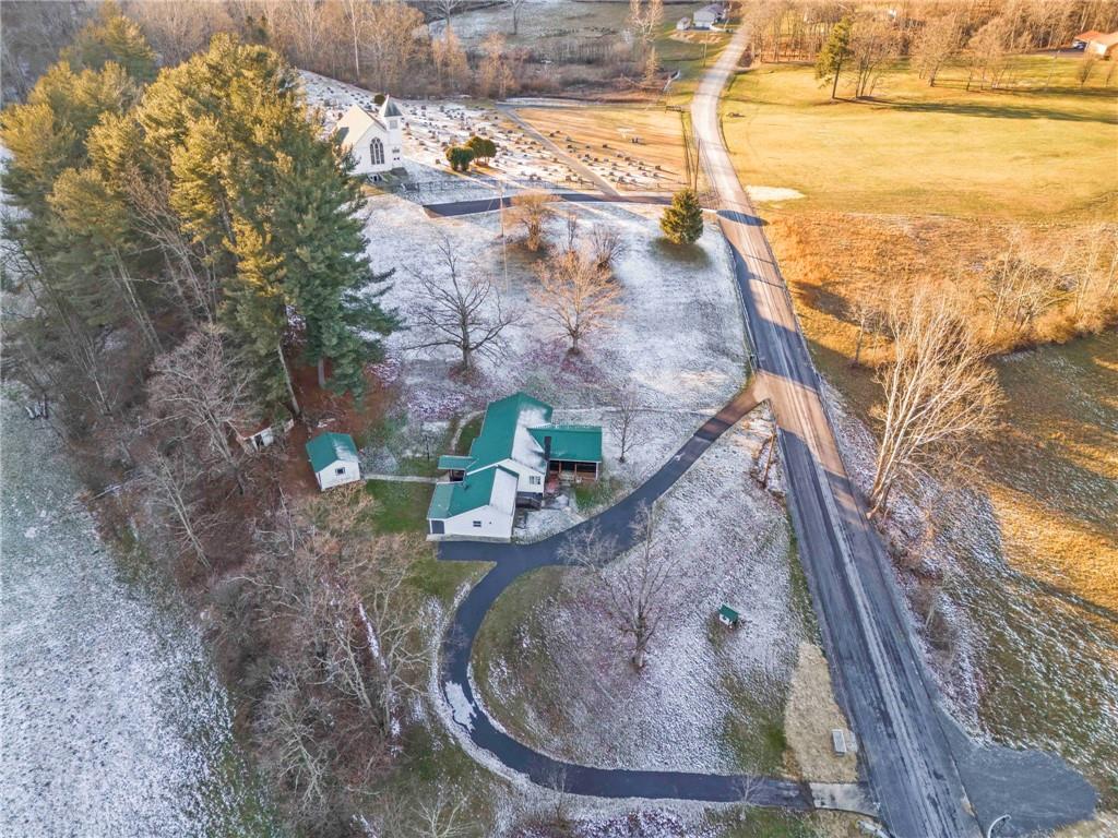 1125 Toms Run Road Holbrook, PA 15341 - Photo 6 of 29