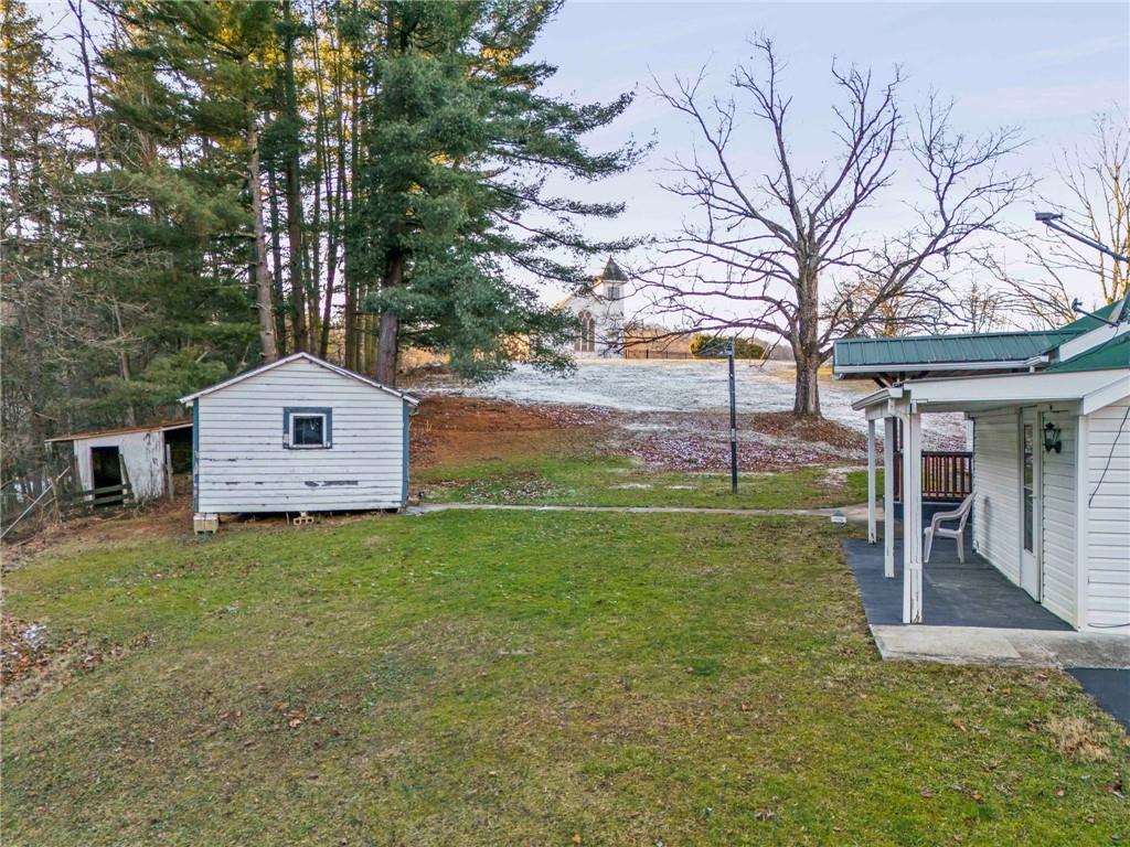 1125 Toms Run Road Holbrook, PA 15341 - Photo 8 of 29
