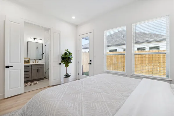 $2,200 | 6528 Weston Street, Unit A, Houston, TX 77021