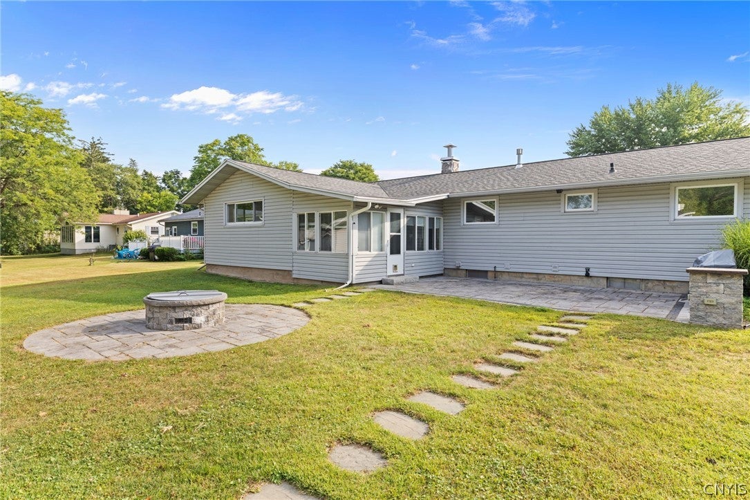7761 Davis Road Syracuse, NY 13212 - Photo 3 of 46 Gallery Image 3