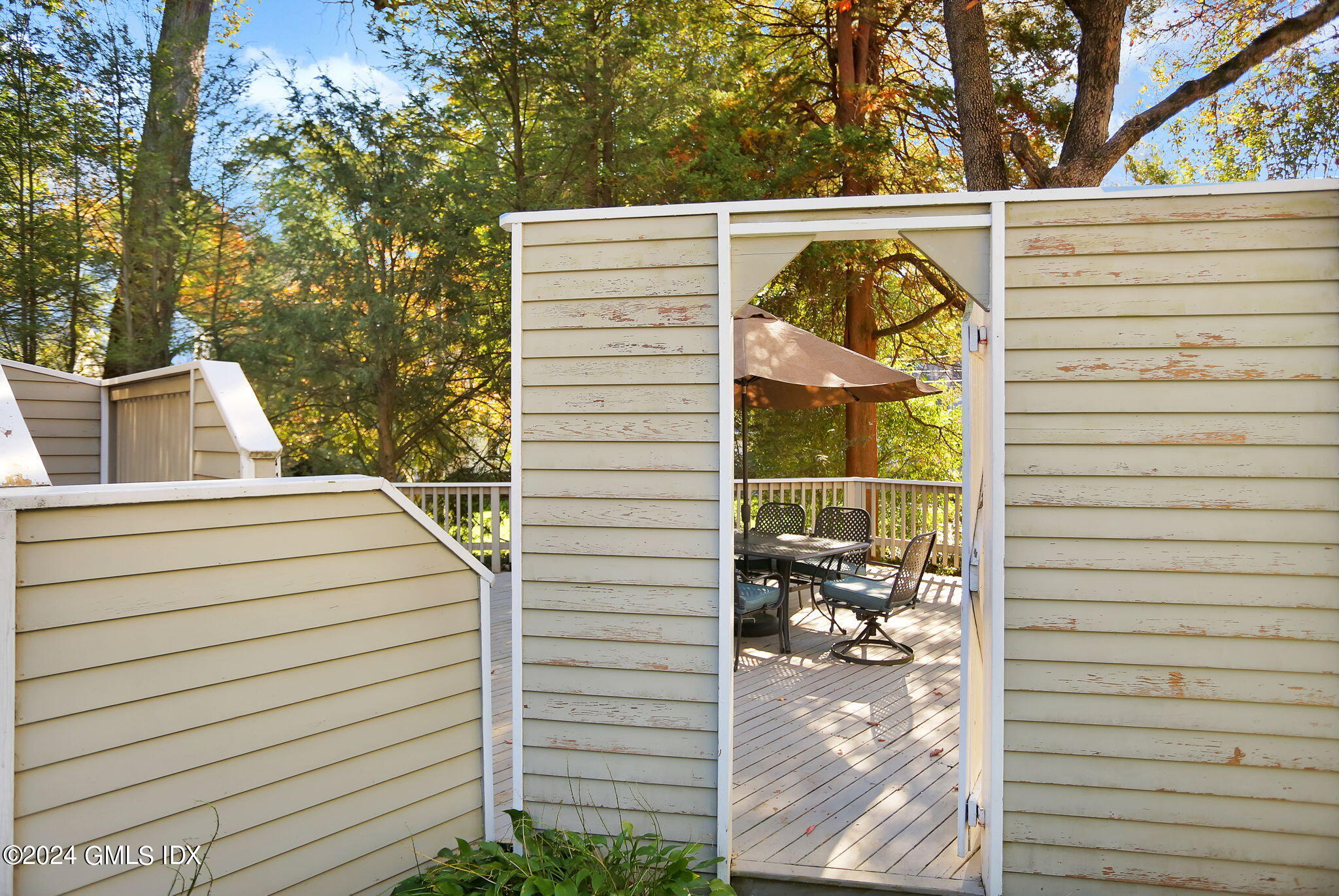 44 Hendrie Avenue Riverside, CT 06878 - Photo 24 of 40 a view of balcony