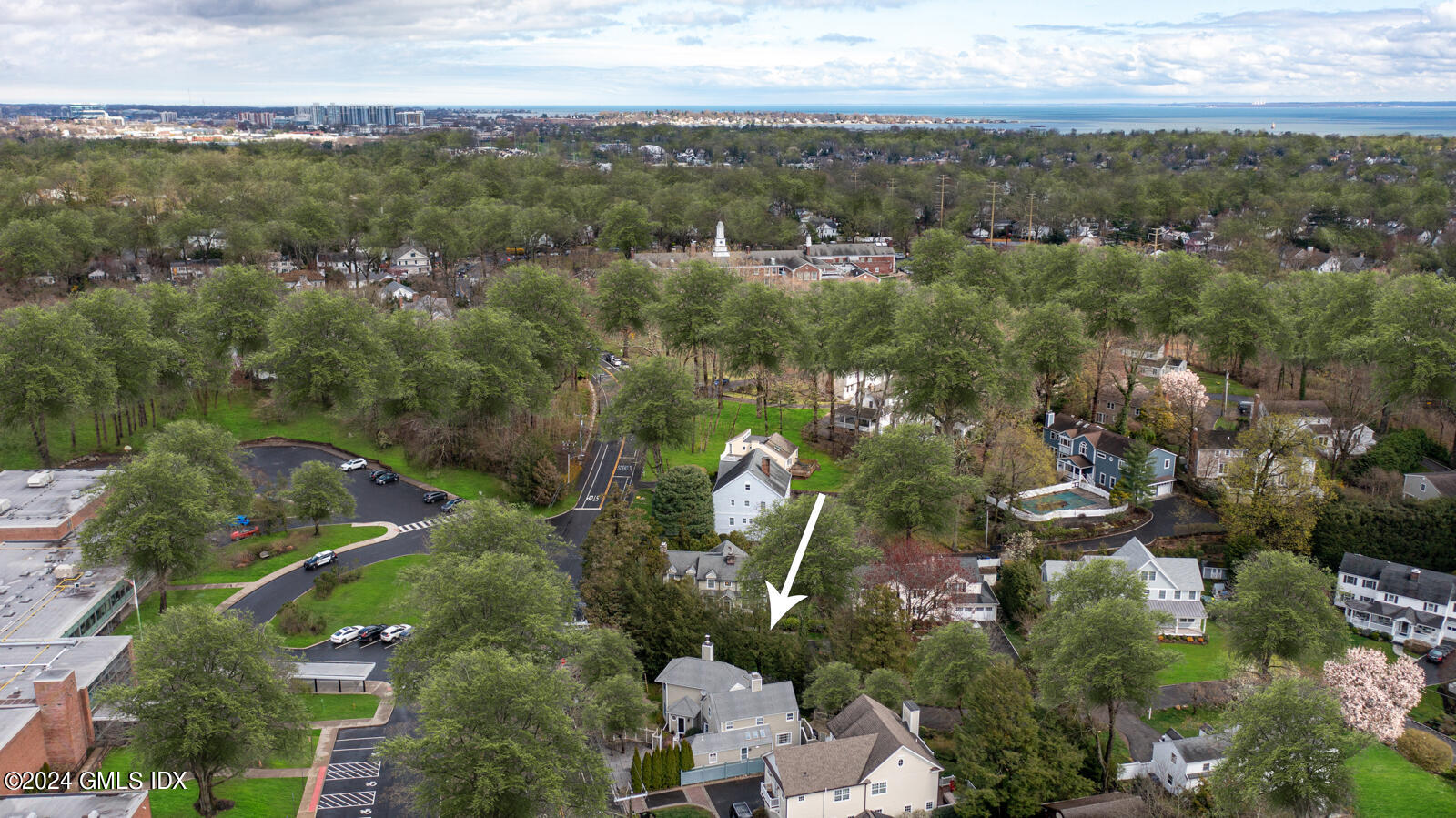 44 Hendrie Avenue Riverside, CT 06878 - Photo 35 of 40 an aerial view of multiple house