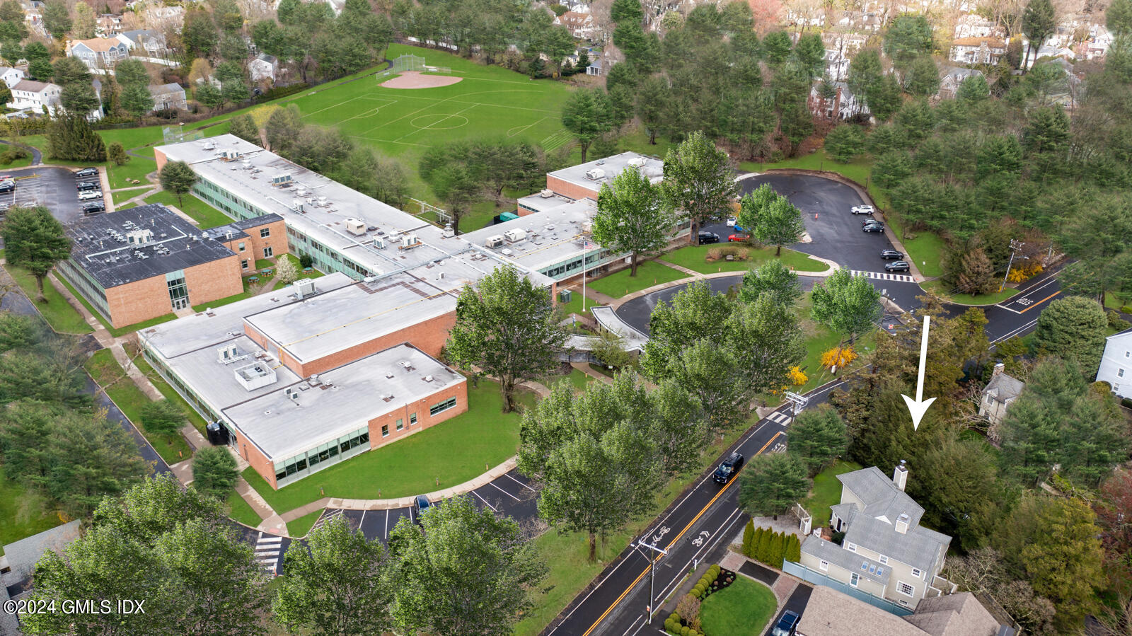 44 Hendrie Avenue Riverside, CT 06878 - Photo 36 of 40 an aerial view of a house with a garden