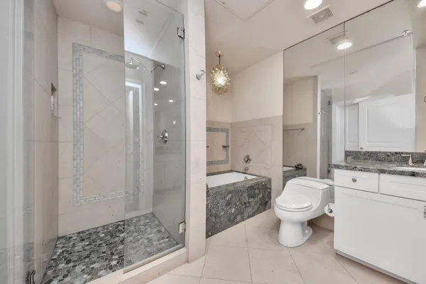 $4,400 | 3333 Allen Parkway, Unit 1303, Houston, TX 77019