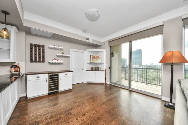 $4,400 | 3333 Allen Parkway, Unit 1303, Houston, TX 77019