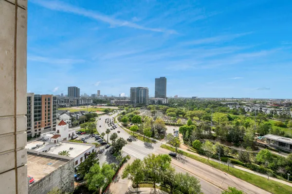 $4,400 | 3333 Allen Parkway, Unit 1303, Houston, TX 77019
