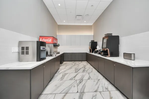 $4,400 | 3333 Allen Parkway, Unit 1303, Houston, TX 77019