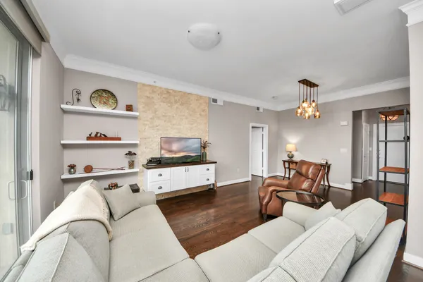 $4,400 | 3333 Allen Parkway, Unit 1303, Houston, TX 77019