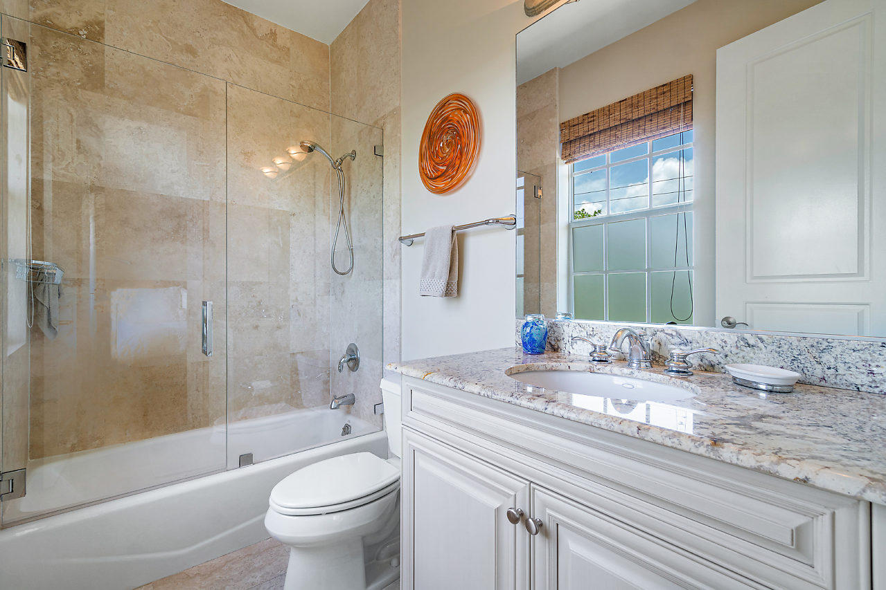 628 Renaissance Way Delray Beach, FL 33483 - Photo 23 of 31 Ensuite Bathroom