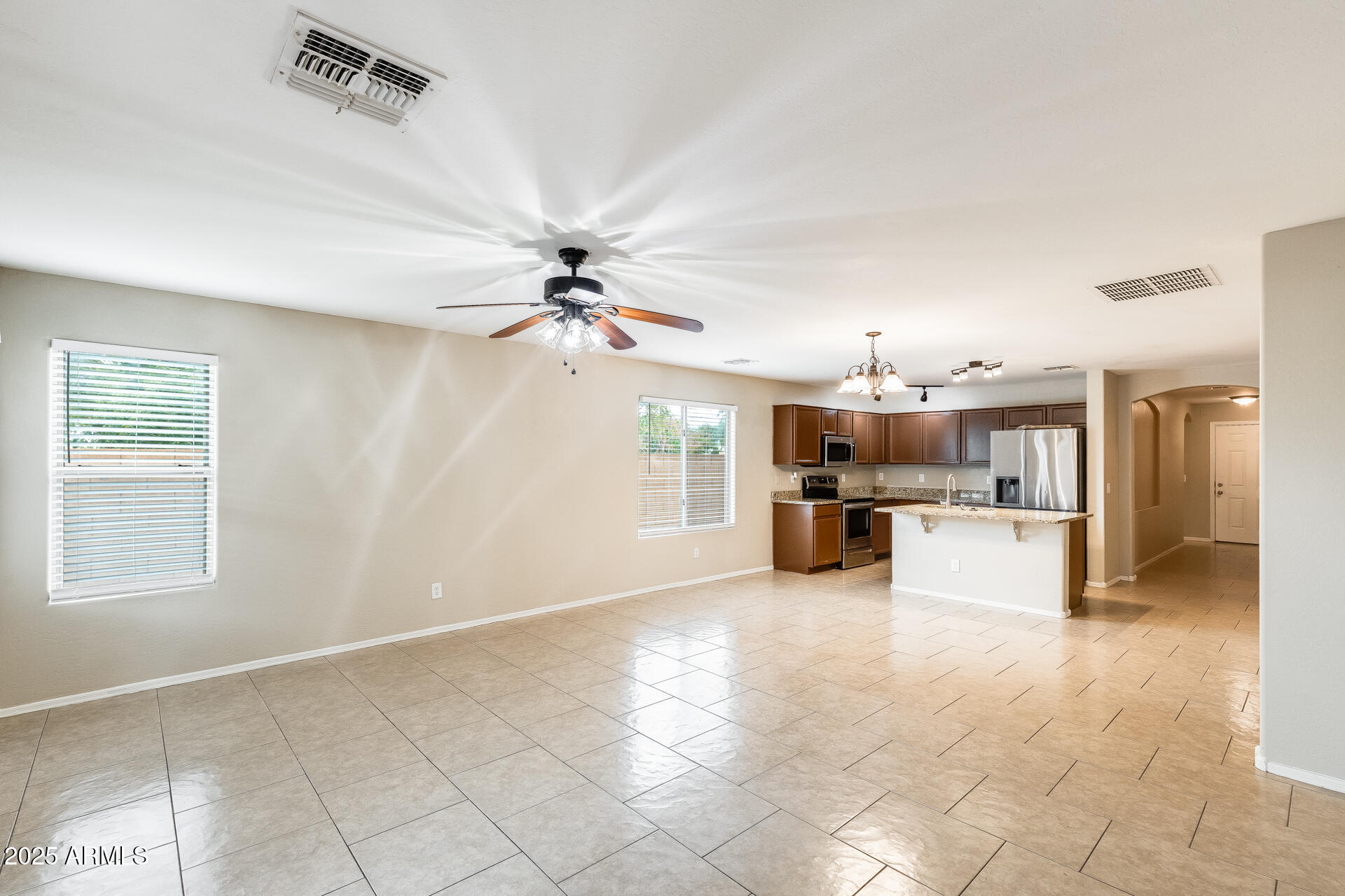 1824 West Lydia Lane Phoenix, AZ 85041 - Photo 15 of 41 14