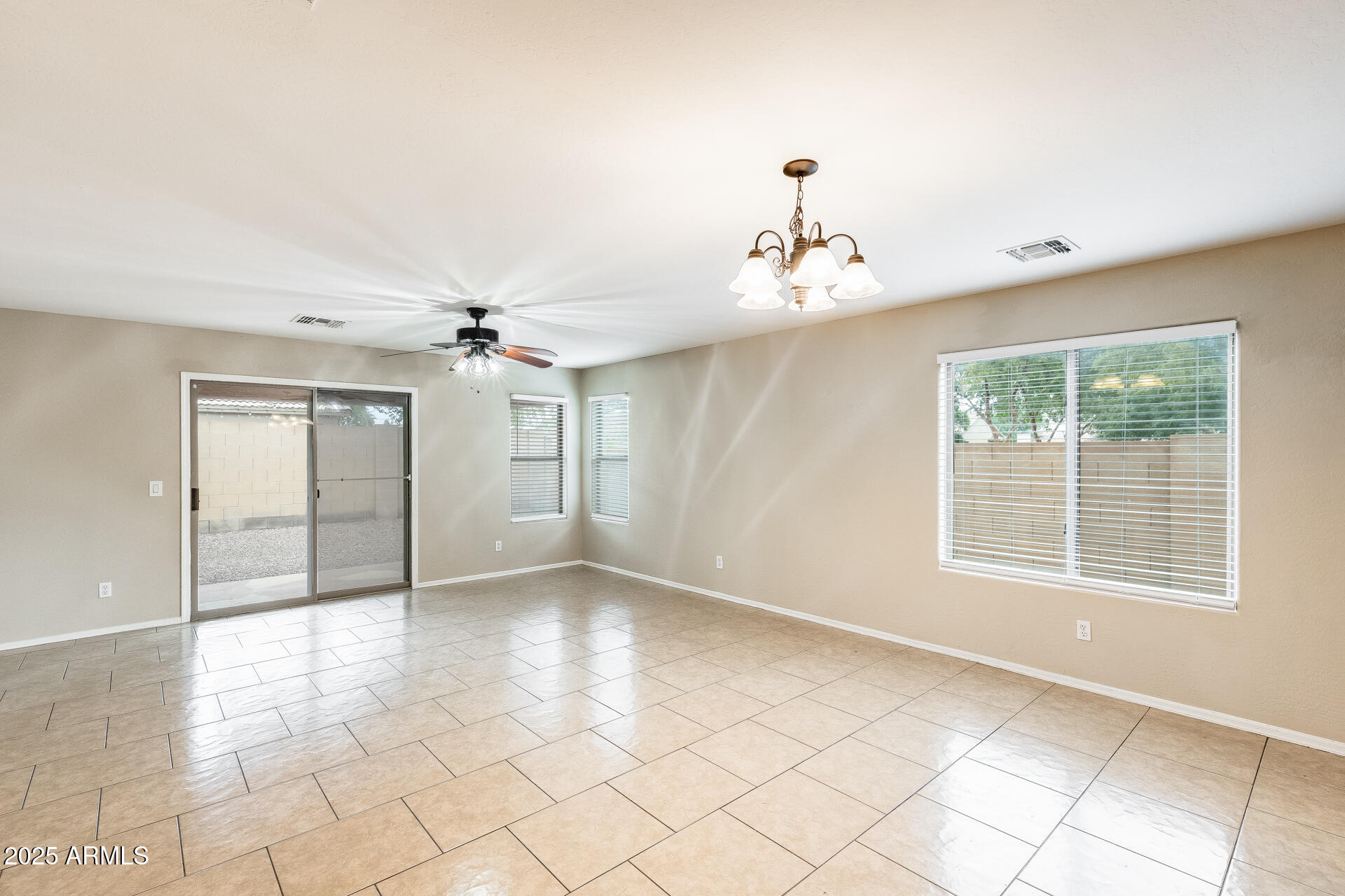 1824 West Lydia Lane Phoenix, AZ 85041 - Photo 16 of 41 15