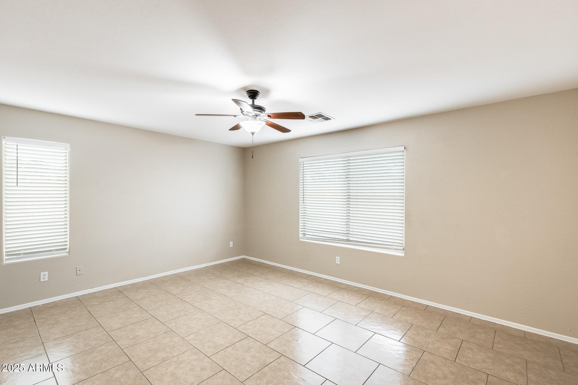 1824 West Lydia Lane Phoenix, AZ 85041 - Photo 28 of 41 27