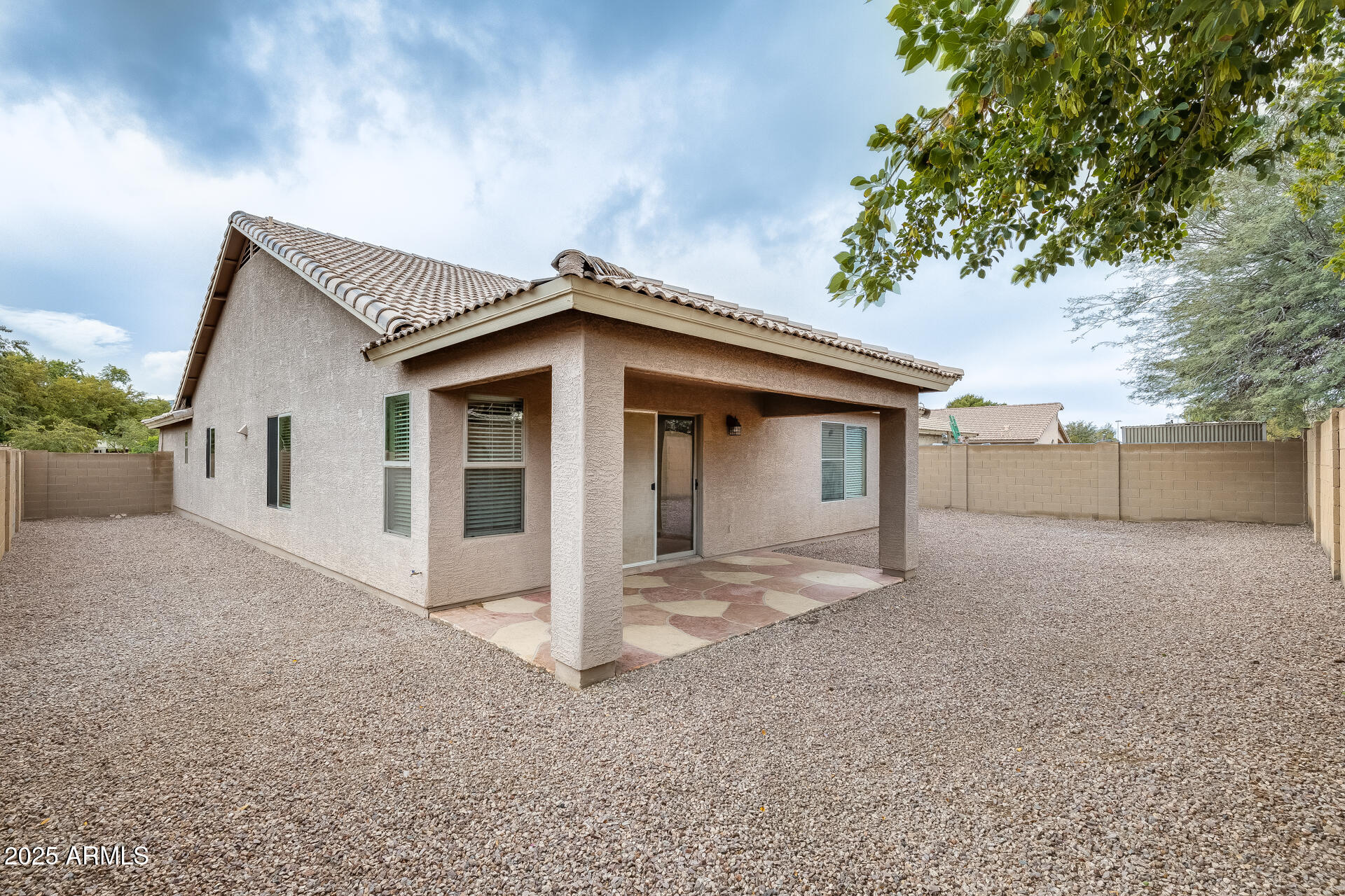 1824 West Lydia Lane Phoenix, AZ 85041 - Photo 4 of 41 38